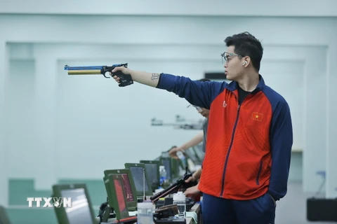 Phạm Quang Huy nỗ lực tập luyện để chuẩn bị cho các giải đấu và quyết tâm giành thêm suất dự Olympic Paris 2024. (Ảnh: Minh Quyết/TTXVN)