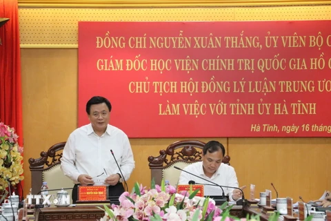 Ông Nguyễn Xuân Thắng, Ủy viên Bộ Chính trị, Giám đốc Học viện Chính trị Quốc gia Hồ Chí Minh, Chủ tịch Hội đồng Lý luận Trung ương, phát biểu. (Ảnh: Hoàng Ngà/TTXVN)