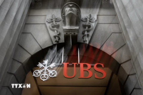 Biểu tượng ngân hàng UBS ở Zurich, Thụy Sĩ. (Ảnh: AFP/TTXVN)