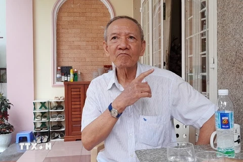 Ông Lê Văn Thiện, 41 năm tuổi Đảng, bày tỏ tâm đắc về việc chuẩn bị nhân sự cho Đại hội XIV của Đảng. (Ảnh: Dương Chí Tưởng/TTXVN)
