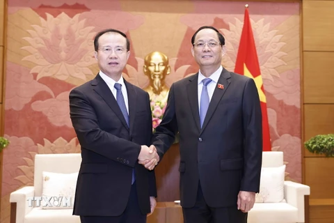 Phó Chủ tịch Quốc hội Trần Quang Phương tiếp Phó Chủ nhiệm Ủy ban Đối ngoại Nhân đại Toàn quốc Trung Quốc Phó Tự Ứng. (Ảnh: Doãn Tấn/TTXVN)