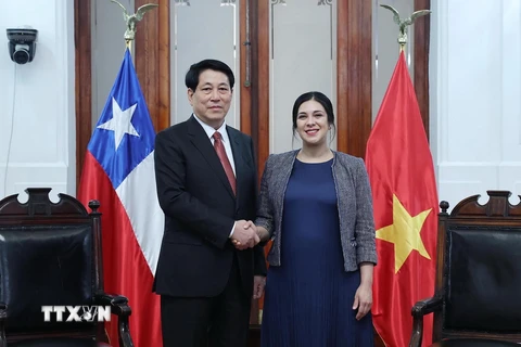 Chủ tịch nước Lương Cường hội kiến Chủ tịch Hạ viện Chile, Chủ tịch nhóm Nghị sỹ Hữu nghị Chile-Việt Nam, bà Karol Aída Cariola Oliva. (Ảnh: Lâm Khánh/TTXVN)