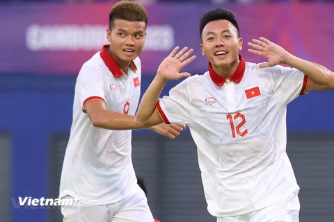 Sau hai chiến thắng trước những đối thủ dưới cơ, Đội tuyển U22 Việt Nam sẽ bước vào trận đấu quan trọng đầu tiên với U22 Malaysia. (Ảnh: Vietnam+)