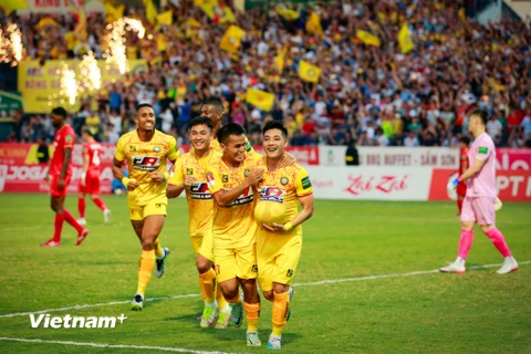 Đội đầu bảng Đông Á Thanh Hóa sẽ có chuyến làm khách đến sân vận động Thiên Trường của Thép Xanh Nam Định. (Ảnh: Việt Anh/Vietnam+)