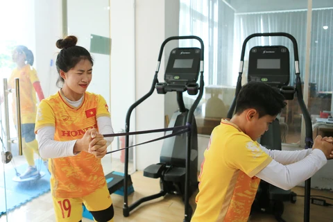 Huấn luyện viên Mai Đức Chung khẳng định chế độ dinh dưỡng đóng vai trò quan trọng giúp các cầu thủ đảm bảo thể lực, thể trạng cho việc tập luyện. (Ảnh: VFF)