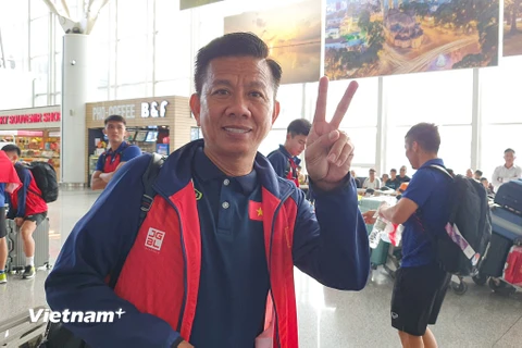 [Photo] Tuyển Olympic Việt Nam tự tin lên đường tham dự ASIAD 19 