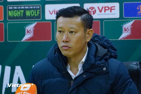 Huấn luyện viên Thạch Bảo Khanh rời vị trí thuyền trưởng của Câu lạc bộ Thể Công-Viettel. (Ảnh: Việt Anh/Vietnam+)