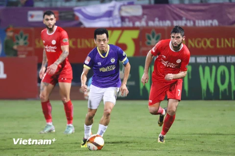 Trận 'Derby Thủ đô' ở vòng 17 V-League 2023/24 đã khép lại với chiến thắng 2-0 nghiêng về Thể Công-Viettel (áo đỏ). (Ảnh: Việt Anh/Vietnam+)