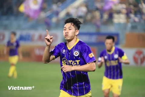 Tiền vệ Hai Long ghi bàn thắng duy nhất giúp Hà Nội FC giành chiến thắng trước Bình Dương ở vòng 8 V-League. (Ảnh: Việt Anh/Vietnam+)