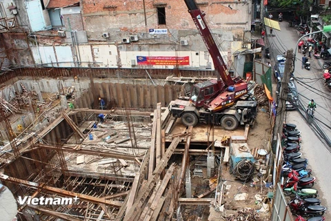 Nhiều hiện tượng lún nứt quanh dự án nhà khách thành phố Hà Nội