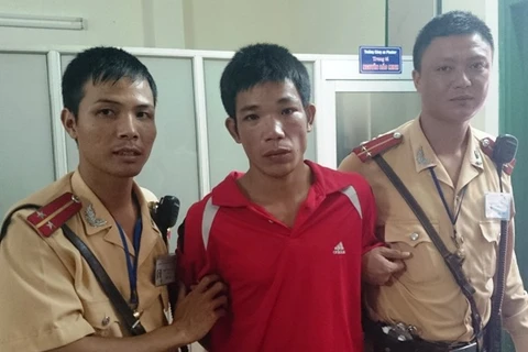 Cảnh sát giao thông Hà Nội bắt nóng kẻ cướp giật trên phố
