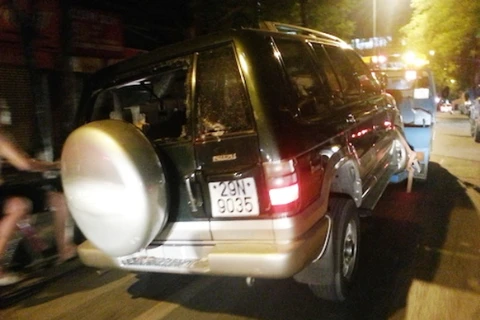 Truy đuổi quyết liệt ôtô đâm ngã hàng chục phương tiện ở Hà Nội