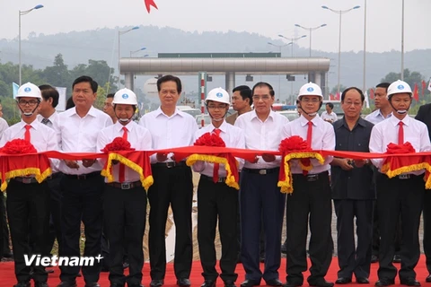 Thủ tướng phát lệnh thông xe đường cao tốc dài nhất Việt Nam