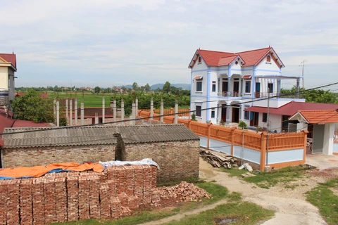 Một ngôi nhà xây dựng không phép tại xã Việt Long, huyện Sóc Sơn, Hà Nội. (Ảnh: H.V/Vietnam+) 
