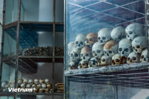 Hơn 40 năm qua đi, nhưng những dấu vết của cuộc thảm sát năm xưa mà quân Pol Pot thực hiện vẫn chưa phai mờ. (Ảnh: Minh Sơn/Vietnam+)