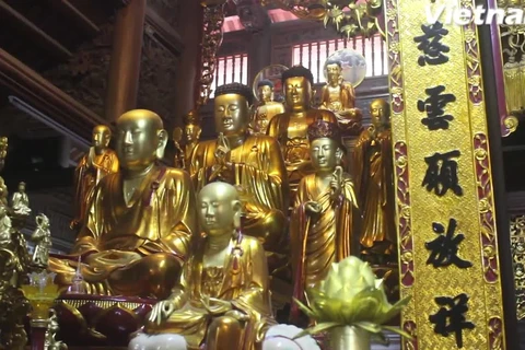 Các bức tượng quý trong chùa Hòe Nhai. (Ảnh: PV/Vietnam+)