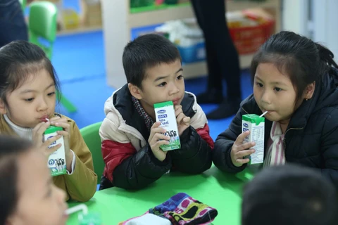 Nhiều phụ huynh muốn mỗi con được thêm 2-3 suất của chương trình sữa học đường nữa