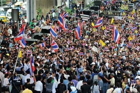Biểu tình rầm rộ tại Bangkok phản đối dự luật ân xá. (Nguồn: THX/TTXVN)