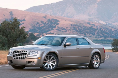Chrysler 300S đời 2014 cải tiến về hình dáng và nội thất