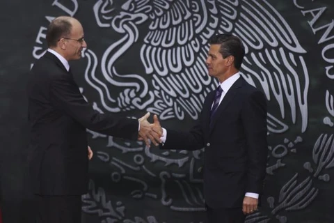 Thủ tướng Italy Enrico Letta (trái) và Tổng thống Enrique Peña Nieto trong cuộc gặp ngày 13/1. (Nguồn: Reuters) 