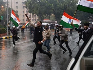Những người ủng hộ đảng AAP phong tỏa các ngả đường tại thủ đô New Delhi. (Nguồn: AFP)