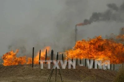 Khai thác dầu mỏ tại Kirkuk, cách thủ đô Baghdad 225km. (Ảnh: AFP/TTXVN)