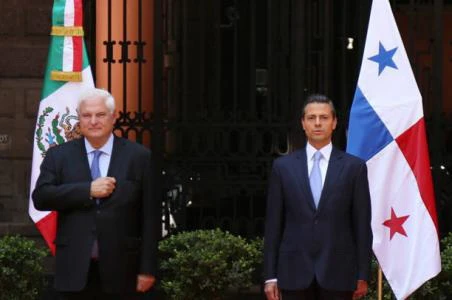 Tổng thống Panama Ricardo Martinelli (trái) và Tổng thống Mexico Enrique Peña Nieto. (Nguồn: AP)