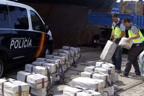 Italy bắt giữ 23 đối tượng, tịch thu hơn 200kg cocaine