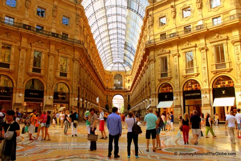 Một trung tâm mua sắm ở Milan, Italy. (Nguồn: journeyaroundtheglobe.com)