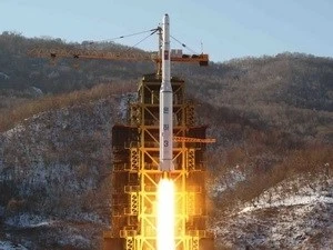 Triều Tiên phóng tên lửa Unha-3. (Nguồn: AFP/TTXVN)