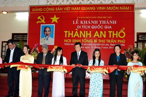 Cắt băng khánh thành công trình di tích Thành An Thổ - nơi sinh Tổng Bí thư Trần Phú. Ảnh minh họa. (Nguồn: Thanh Hà/TTXVN)