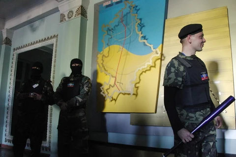 Tỉnh trưởng Donetsk kêu gọi trưng cầu dân ý toàn Ukraine