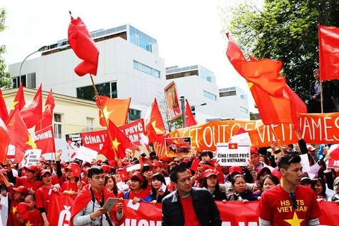Sinh viên Việt tại Mỹ phản đối Trung Quốc xâm phạm chủ quyền