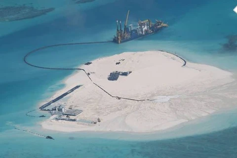Philippines công bố ảnh Trung Quốc cải tạo đất ở Biển Đông