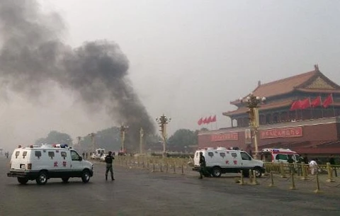 Cảnh sát phong tỏa quảng trường Thiên An Môn sau vụ đâm xe. (Nguồn: AFP)