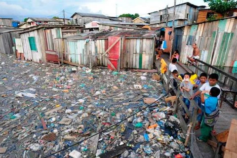 Brazil: Sự tương phản giữa sân cỏ và cuộc sống ở khu ổ chuột