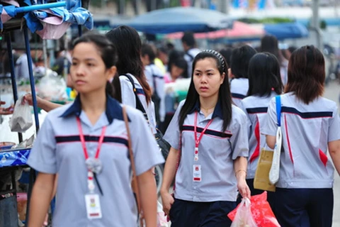 Bộ Tài chính Thái Lan đề xuất tăng lương cho cán bộ, viên chức