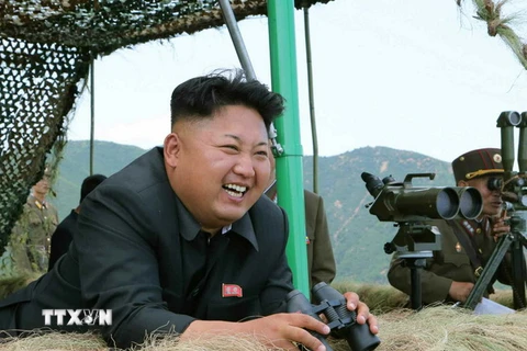 Lãnh đạo Kim Jong-un chỉ đạo vụ bắn thử rocket chiến thuật