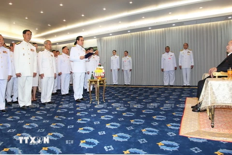 Nội các lâm thời Thái Lan tuyên thệ nhậm chức trước nhà Vua