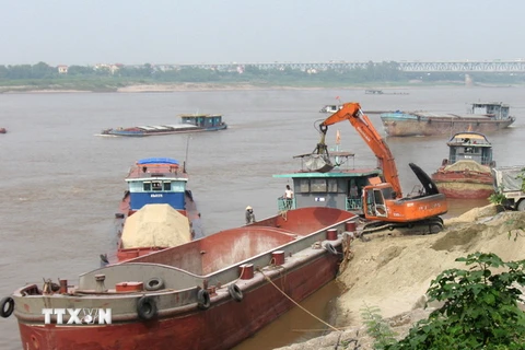 Tỉnh trạng khai thác cát trái phép tại Thanh Hóa vẫn tái diễn