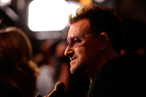 Bono xin lỗi vì "ép" người dùng tải album mới của U2 trên iTunes 