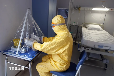Mỹ công bố hướng dẫn mới trong việc điều trị bệnh nhân Ebola