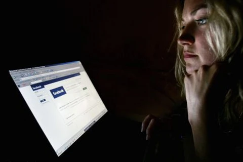 Dùng tên giả trên mạng xã hội có nguy cơ rối loạn tâm lý tình dục