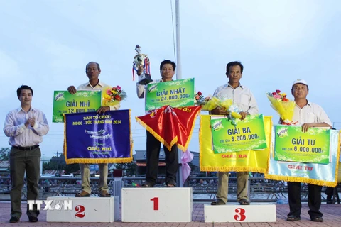 Kết thúc giải đua ghe ngo đồng bào Khmer Nam Bộ tại Sóc Trăng 