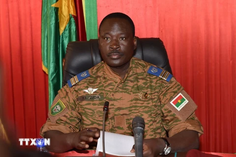 Burkina Faso: Lãnh đạo lâm thời từ chối chuyển giao quyền lực