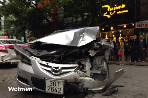 "Xe điên" gây tai nạn liên hoàn nghiêm trọng ở phố Bà Triệu