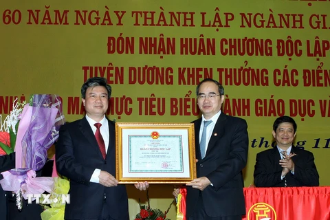 Ngành giáo dục Hà Nội nhận huân chương Độc lập hạng Nhất