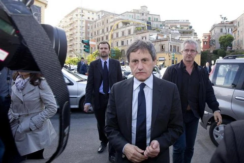Thủ tướng Italy phẫn nộ khi cựu thị trưởng Rome dính líu mafia