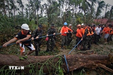 Bão Hagupit đổ bộ vào Philippines khiến hơn 20 người thiệt mạng