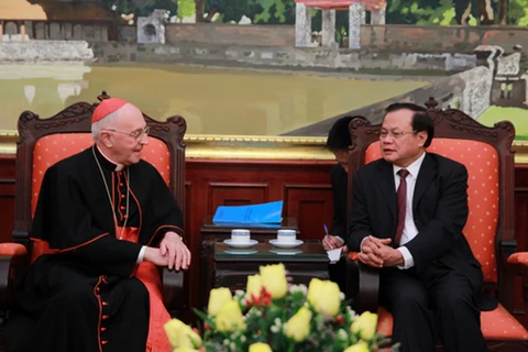 Bí thư thành ủy Hà Nội tiếp Bộ trưởng bộ truyền giáo Tòa thánh Vatican